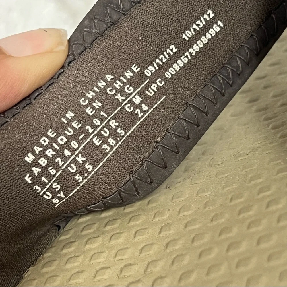 NIKE 6Y THONG Brown/Beige FLIP FLOPS BEACH SANDALS